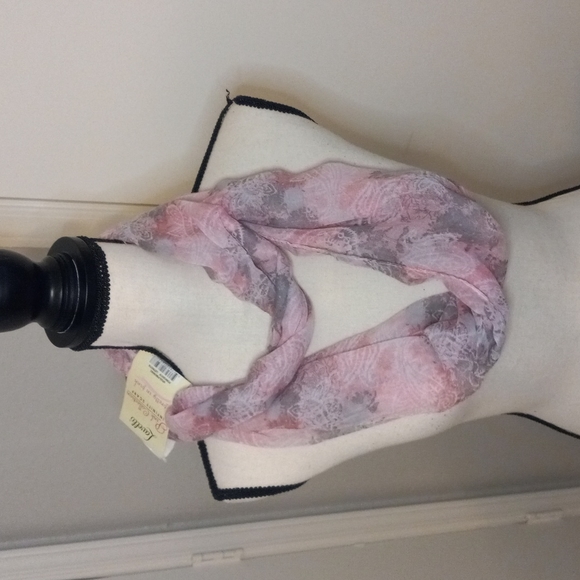 Infinity Scarf - Picture 1 of 5